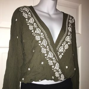 Papaya V-Neck Long Sleeve Crop Top Large